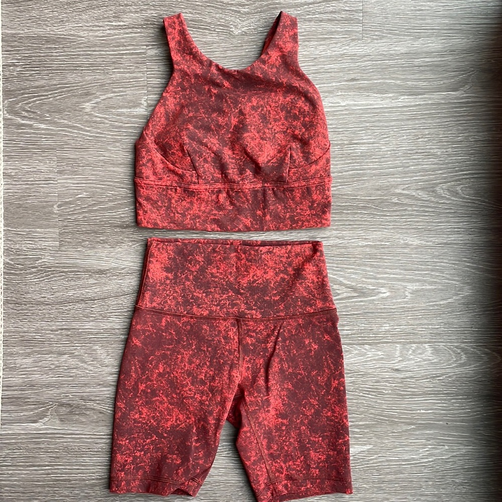 LULULEMON WUNDER UNDER SHORTS + BRA SET! **in rare denim wash print**